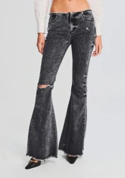Izzi Low-Rise Jean