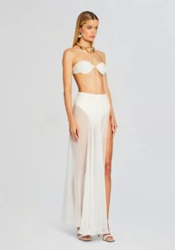 Yolanda Bikini Top 9 Yolanda Bikini Top -Women's Clothing Shop Ecommerce Crop 24 01 10 YOLANDABIKINITOP CREAM BEATRIZNECKLACE BRONZE 0089 ECOMM